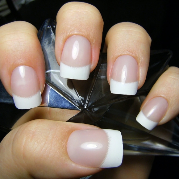 NAILENE Makeup Nwt Nailene Daily Wear Naturals Medium Presson